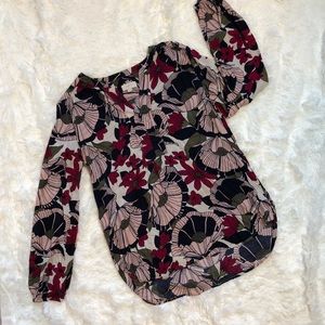 Loft Outlet V neck Large Navy Floral